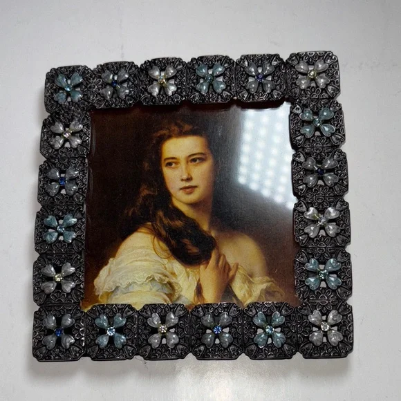 Floral Picture Frame- New In Box - Picture 1 of 6